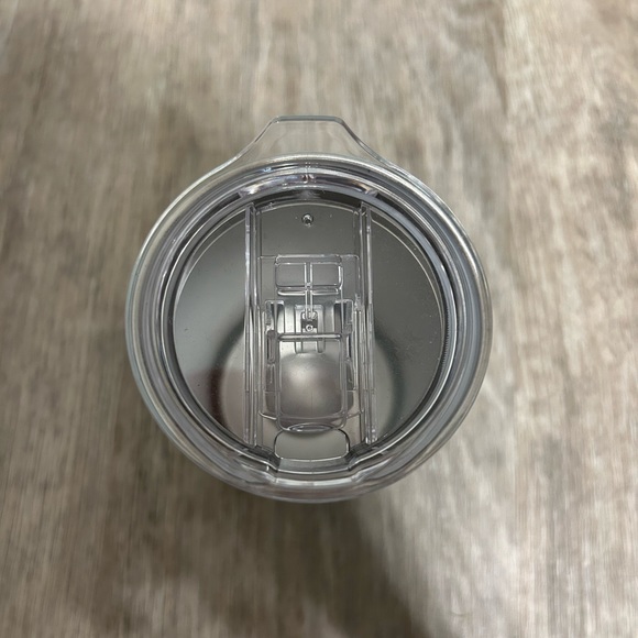 Stainless steel M cup with plastic suction sip lid - Picture 3 of 5